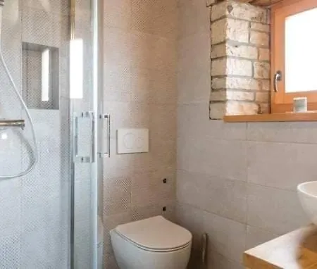 Lucija *