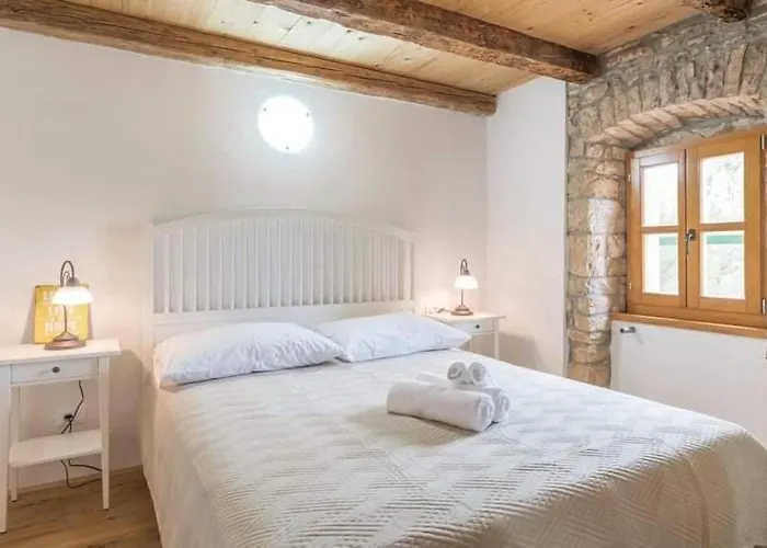 Lucija Villa *