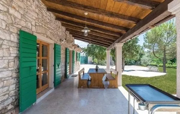 Villa Lucija *