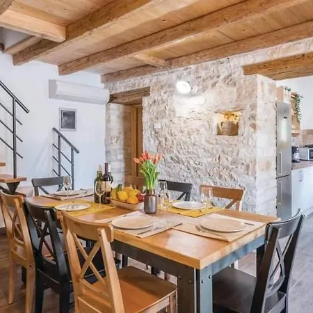 Lucija Villa